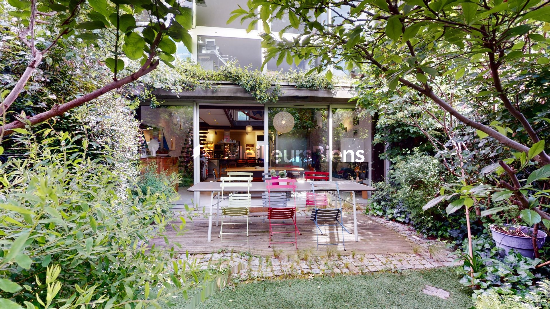 Triplex 184 m² avec beau jardin et 2 parkings