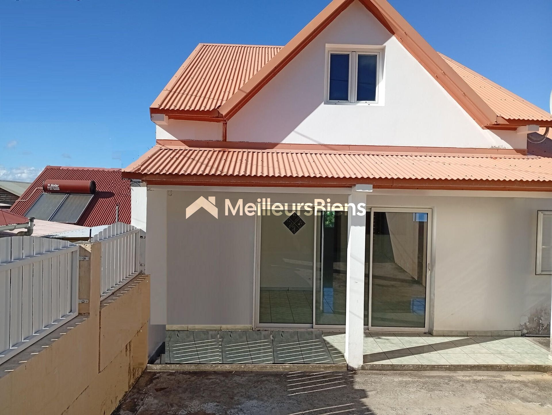 Maison F4 à Etage + dépendance avec Terrasse à Rénover 215000€