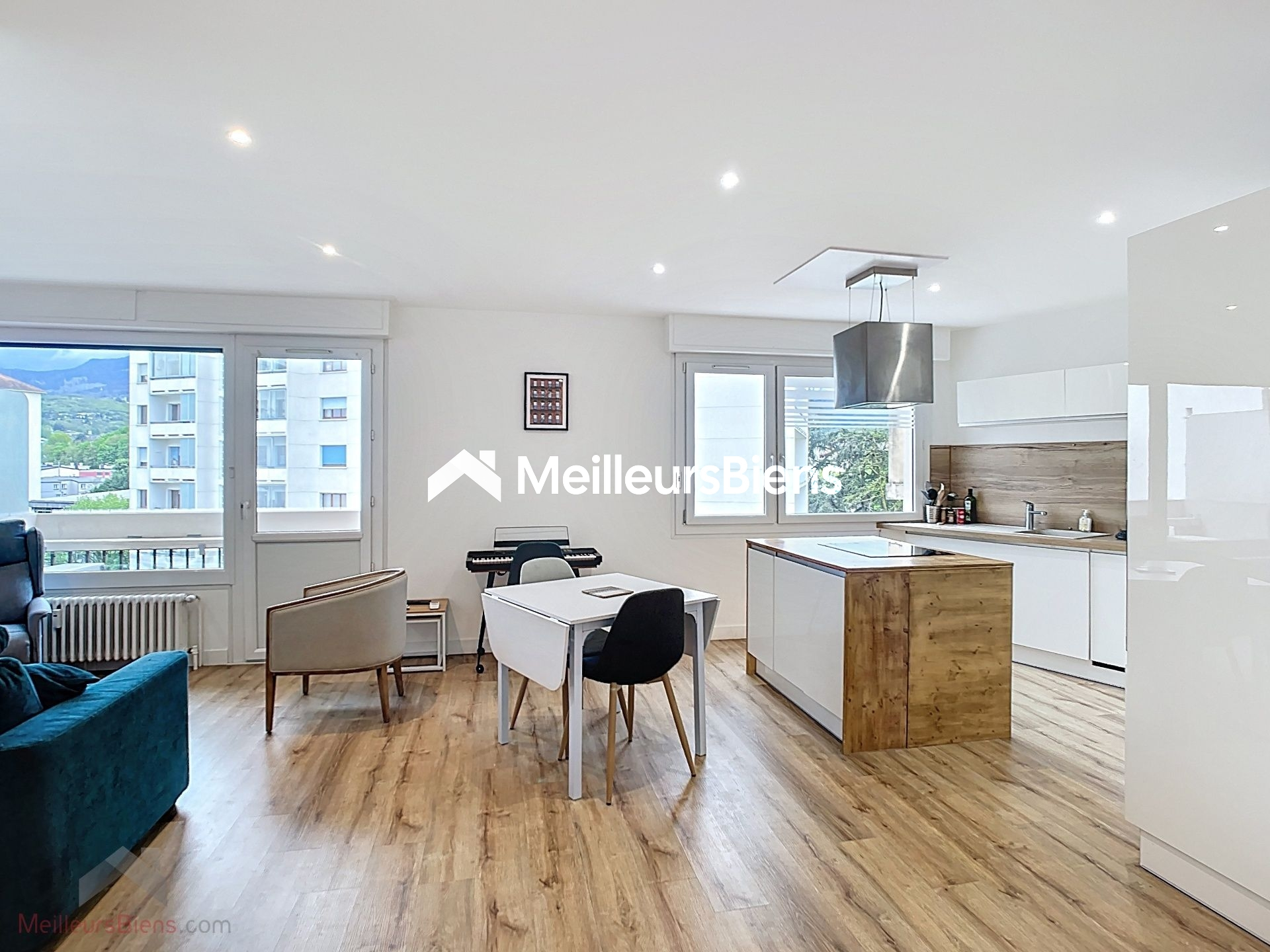 T3 60m² rénové 2022 – 5ème étage – Vue dégagée – Av. Comte Vert Chambéry