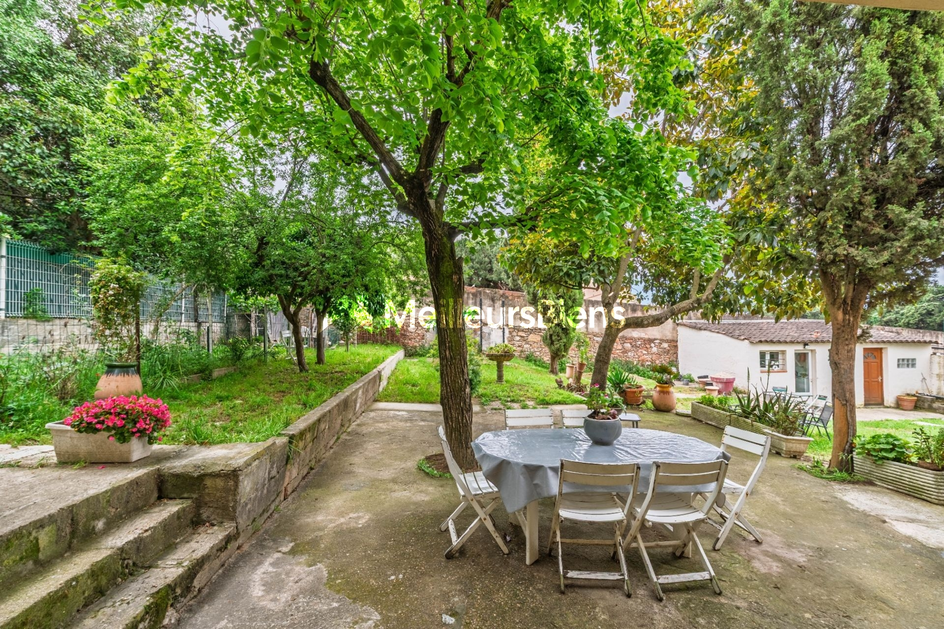 Exclusivité Cannes La Frayère: Maison de 172 m2 offrant de nombreuses possibilités, sur joli jardin de 490 m2
