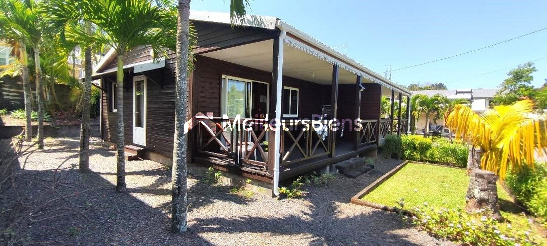 CHALET EN BOIS EN F3X2 AVEC TERRASSE / TERRAIN 502M2/ PARKING