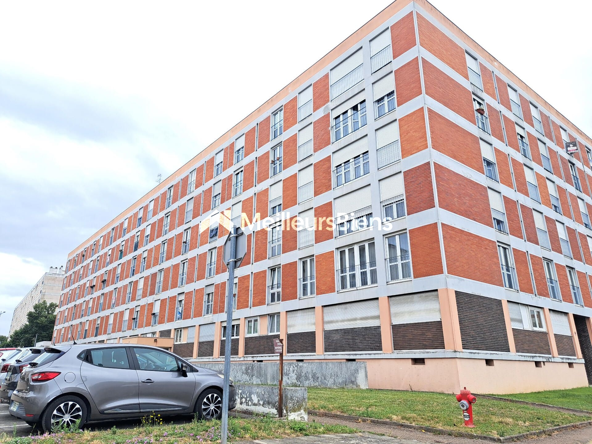 Appartement T4 de 77.86m² à rafraîchir proche hôpital