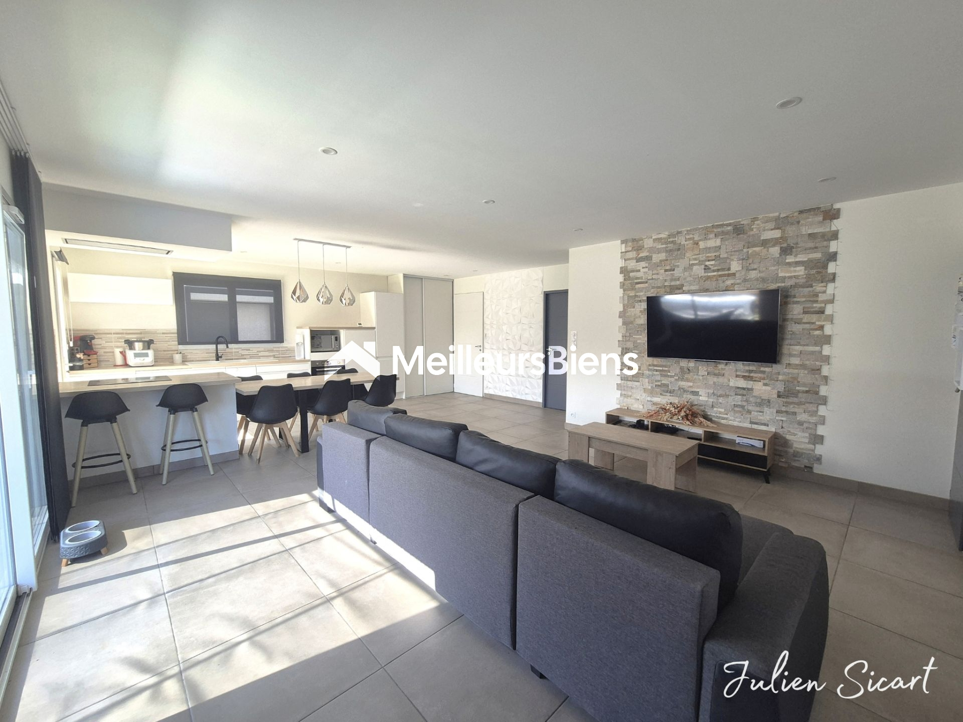 Villa 3 faces construction 2020