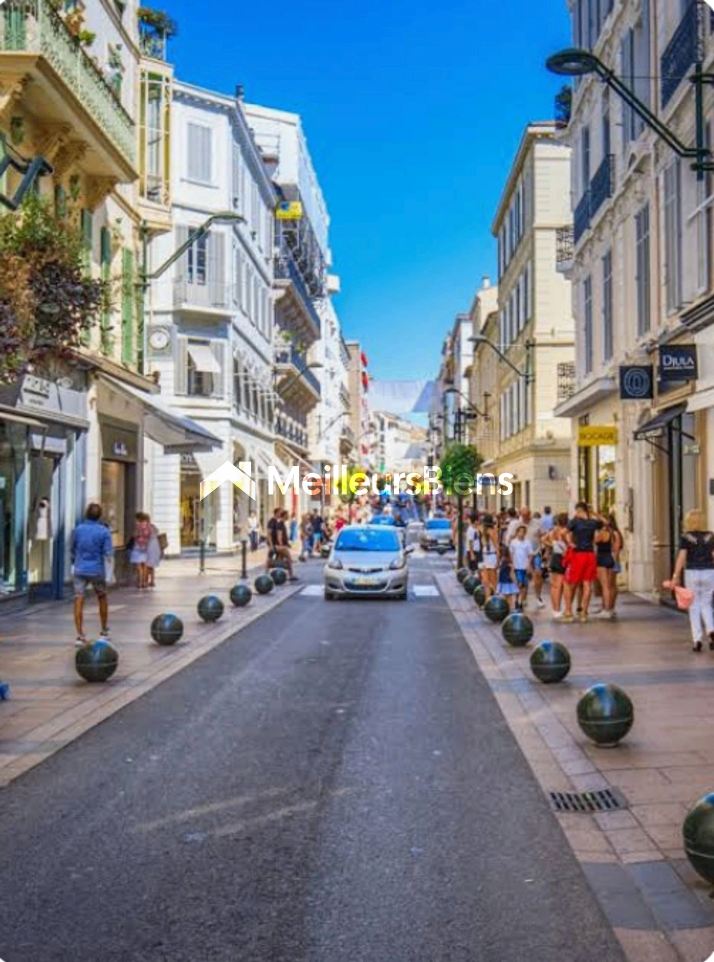 Cannes Banane : Droit au bail très bien situé, petit local tous commerces , sauf restauration avec extraction et bijouterie