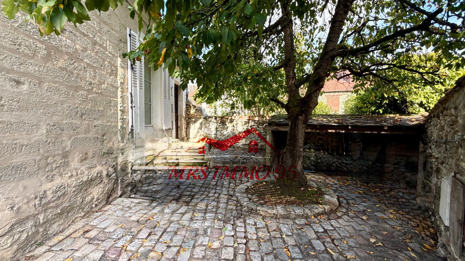 Belle demeure du XVI siècle de 220 m2 sur 643 m2