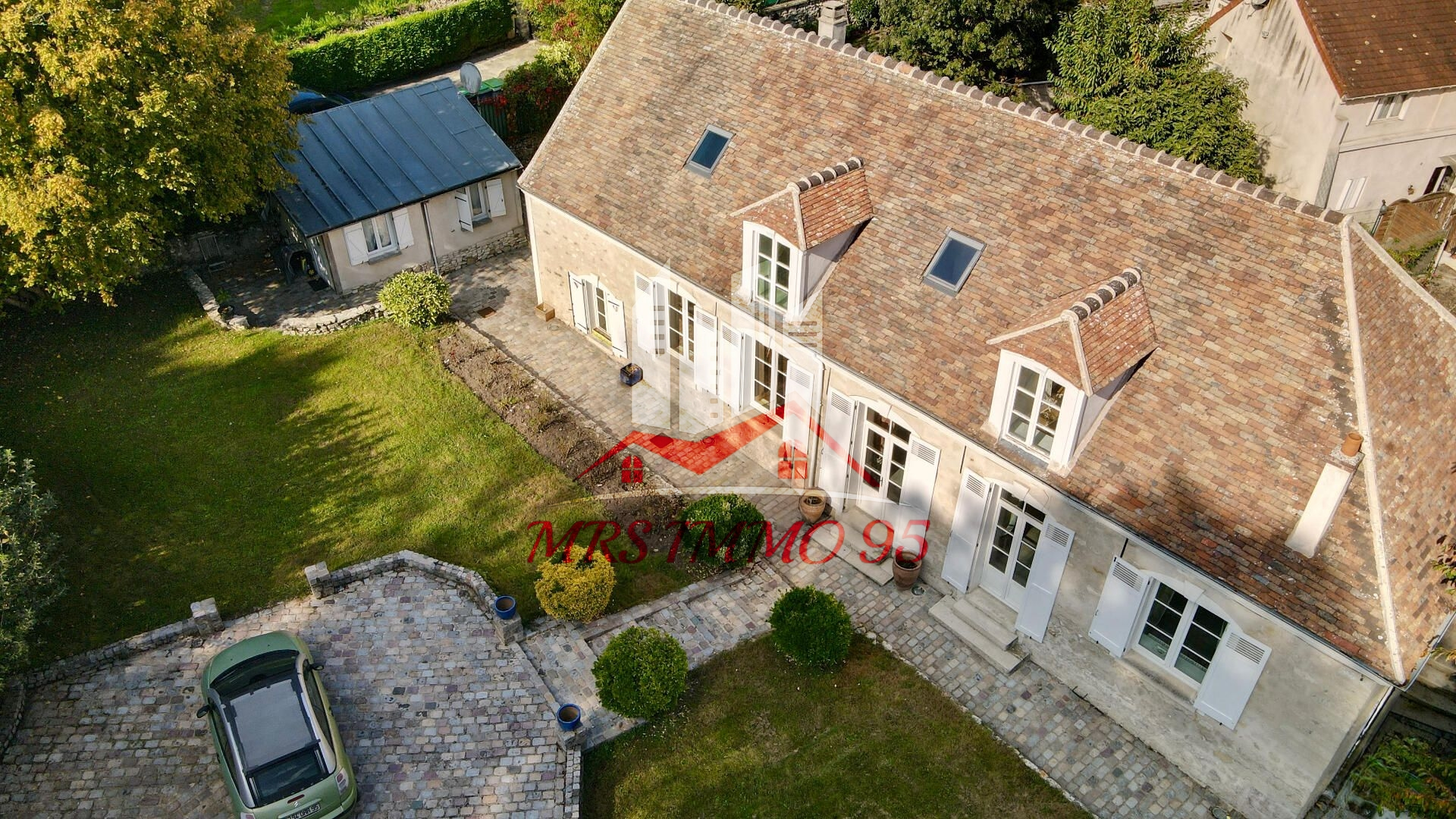 Belle demeure du XVI siècle de 220 m2 sur 643 m2