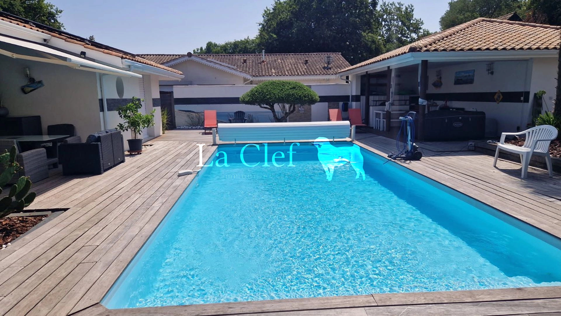 GUJAN-MESTRAS VILLA 140 M² 4 CHAMBRES PISCINE JACCUZI GARAGE TERRAIN 787 M²