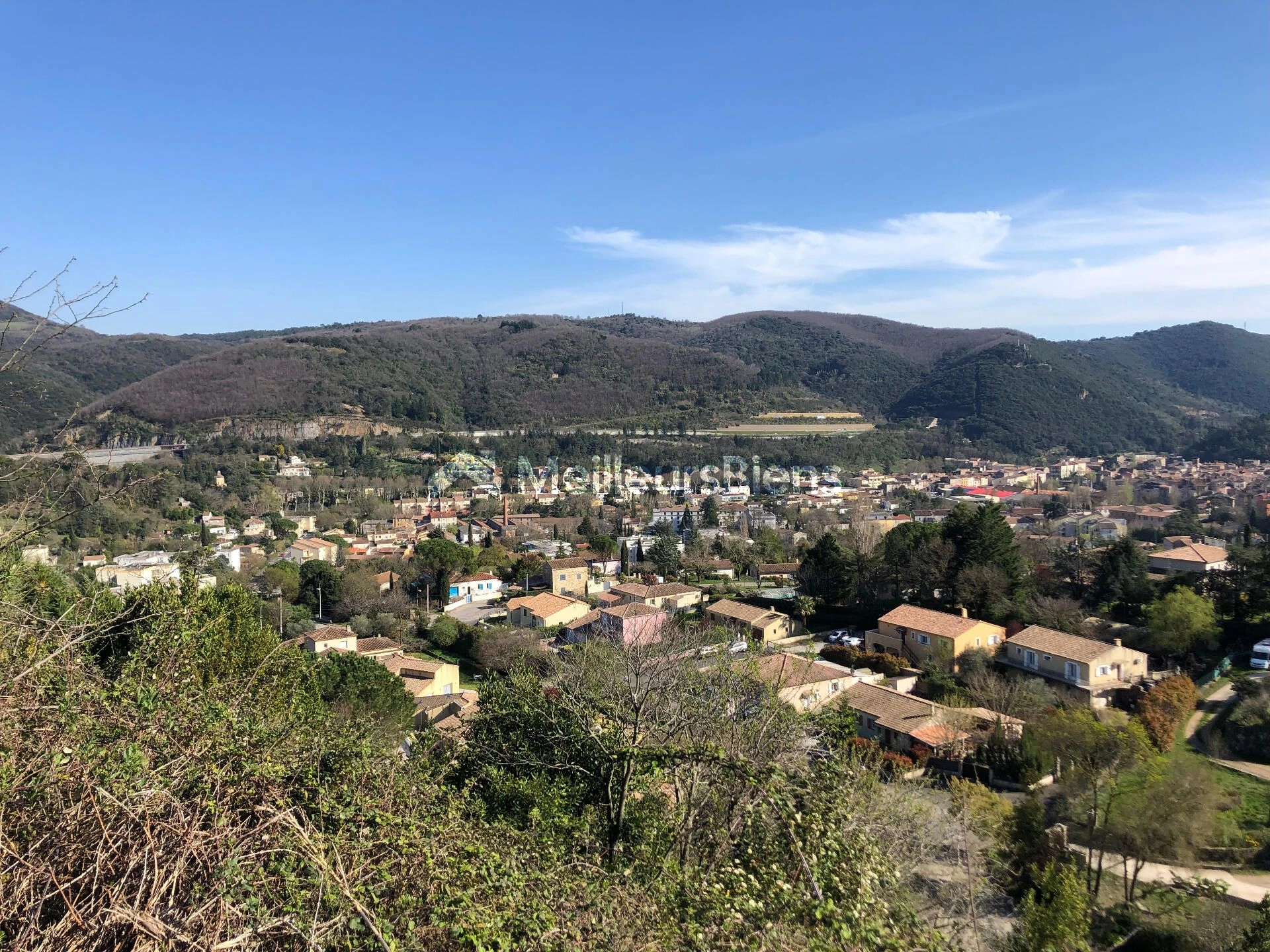 Terrain à bâtir viabilisé de 863m²