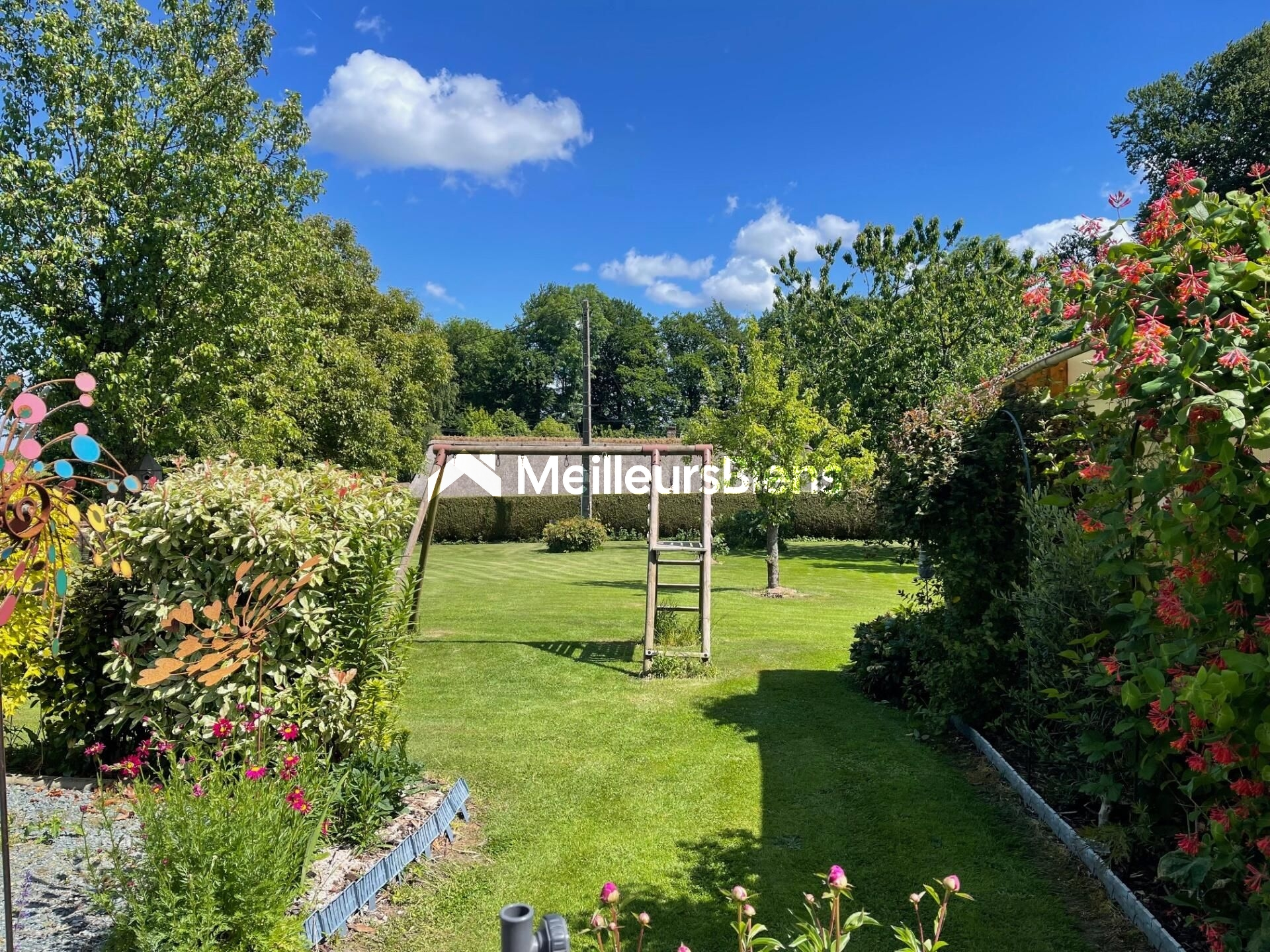 🏡 Longère normande rénovée – 180 m² – 4 chambres – Jardin 3 470 m² – Garage 80 m² 📍 Ouville-l’Abbaye – À 20 min de Rouen et 10 min de Yerville
