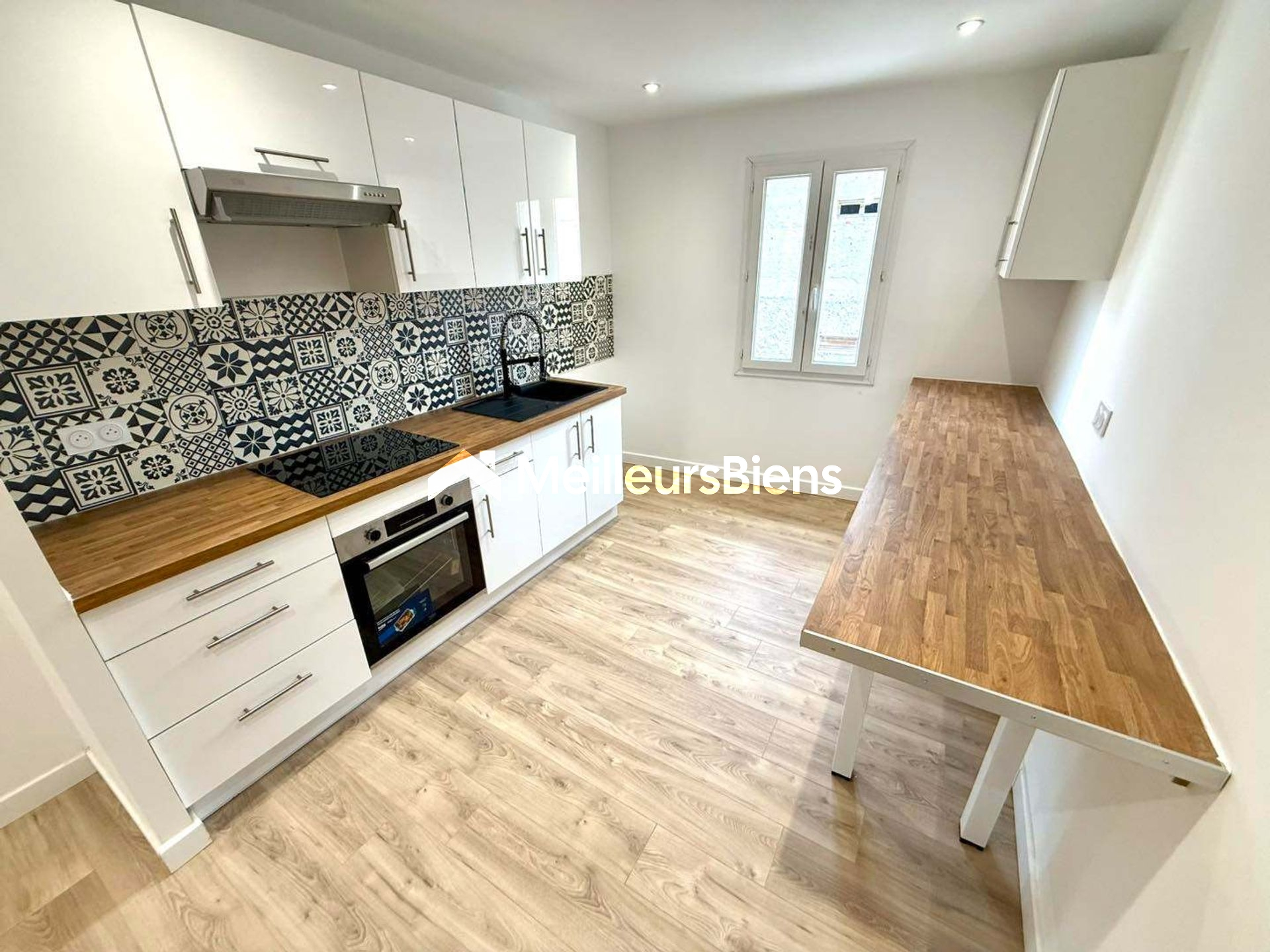Maison de village T4 – 75 m² habitables + garage 15 m² + petits extérieurs