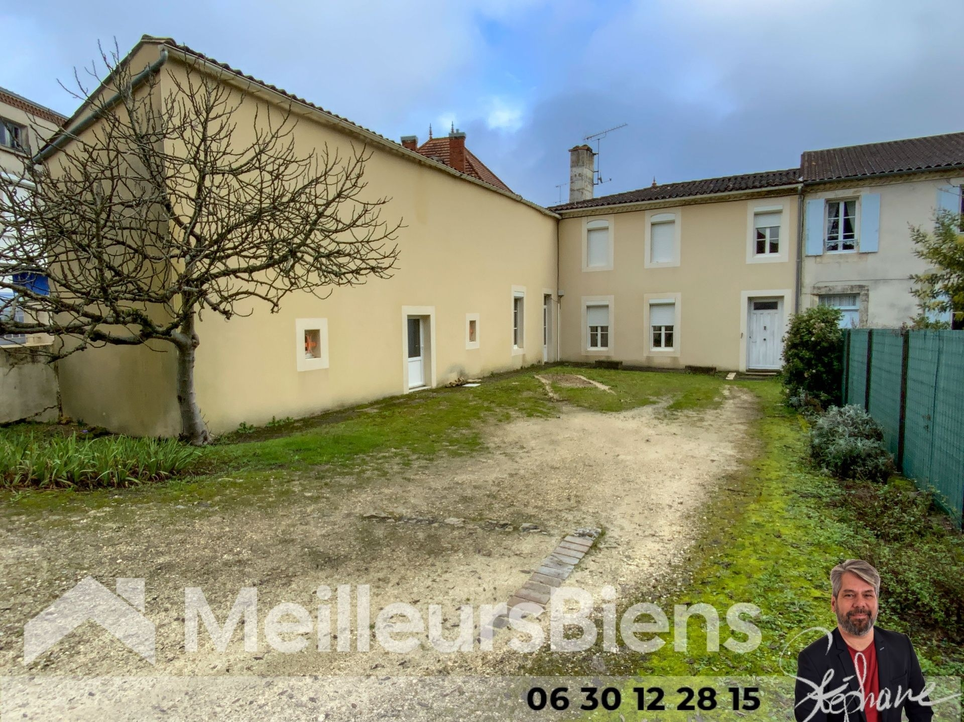 Immeuble mixte libéral et habitation - centre de Montendre