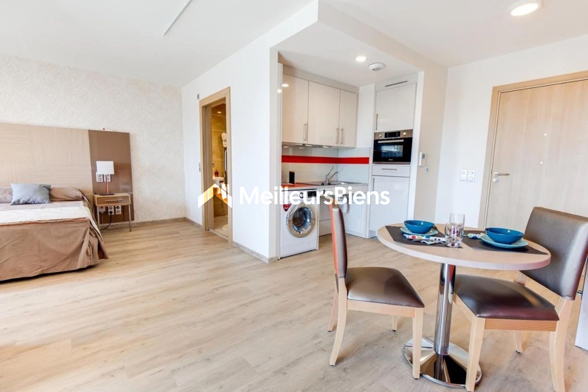 Fréjus plage/centre ville -appartement T1 meublé URGENT !