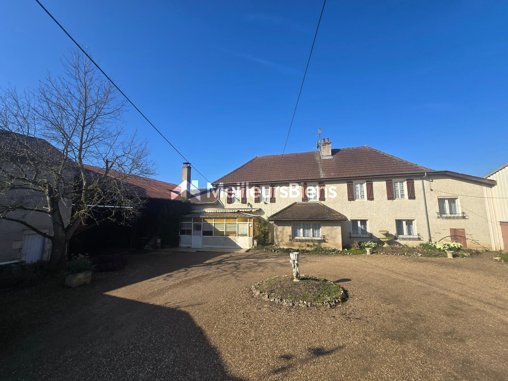 une propriété avec dépendances à Auxonne