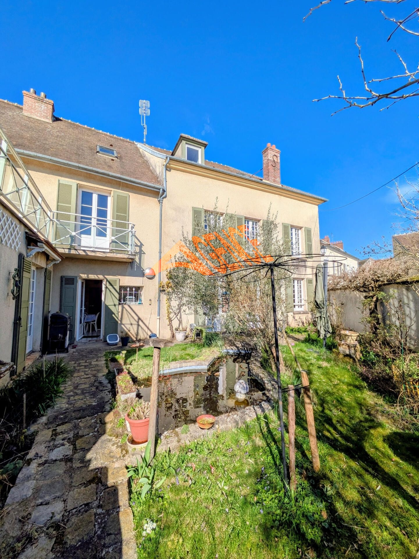 MAISON avec BEAUCOUP DE CHARME LUZARCHES