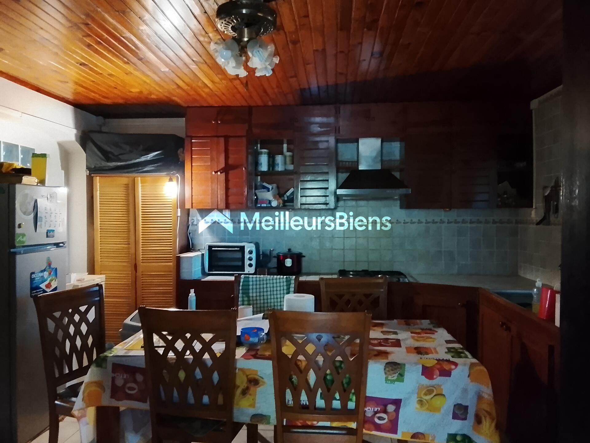 OPPORTUNITÉ À SAISIR!!! Étang-Salé les Hauts – Maison + dépendance – Fort potentiel – Terrain 517 m²