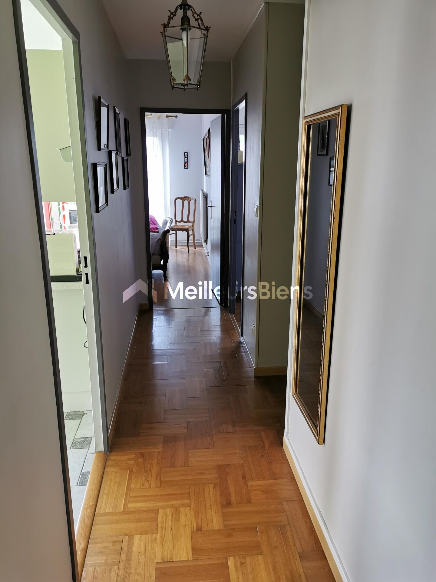 BEL APPARTEMENT 80 M2 AU 4EME ETAGE 2 CHAMBRES 2 BALCONS 1 GARAGE