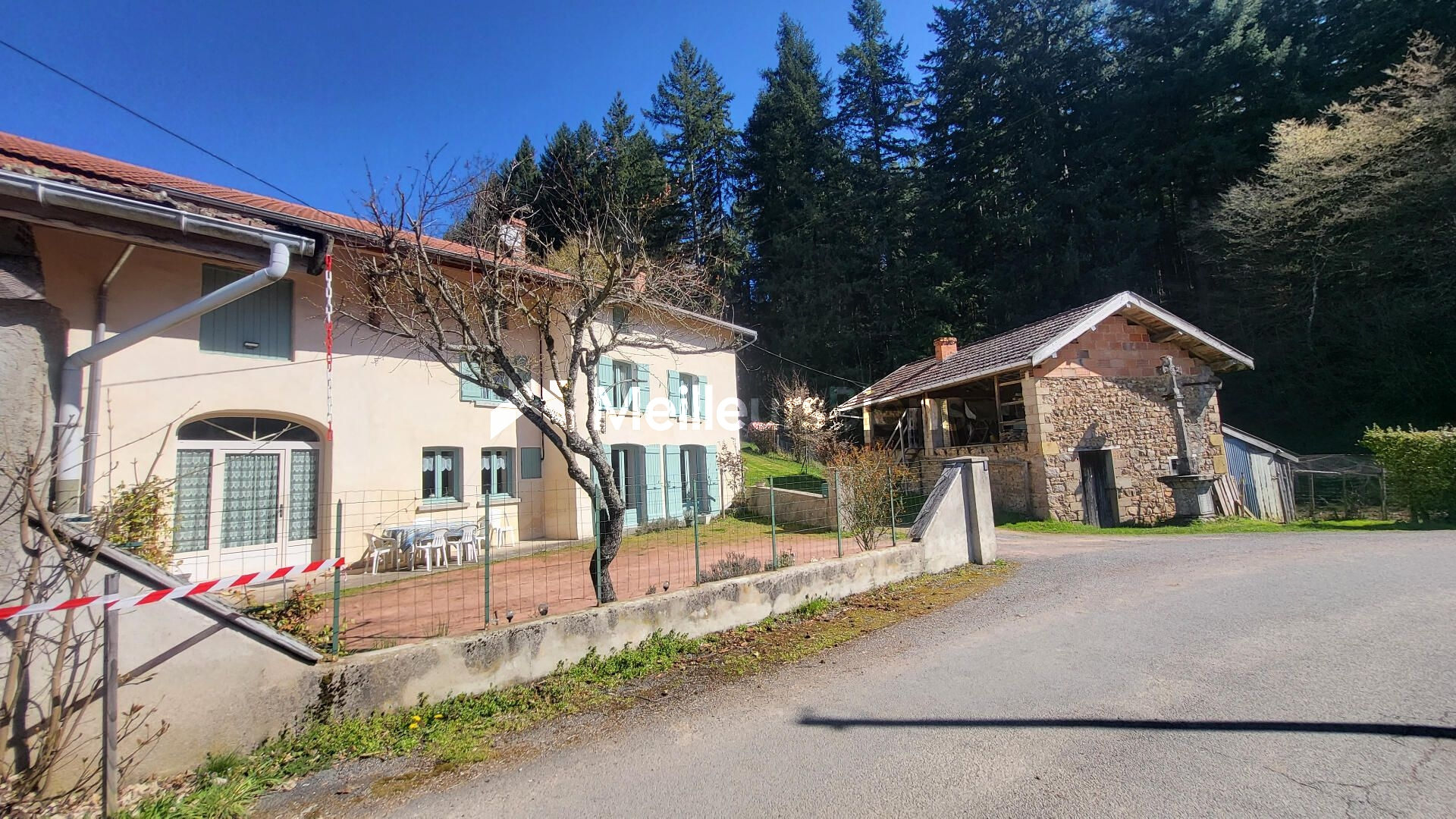 MAISON DE CAMPAGNE AVEC AVEC 1 ha35ca de TERRAIN