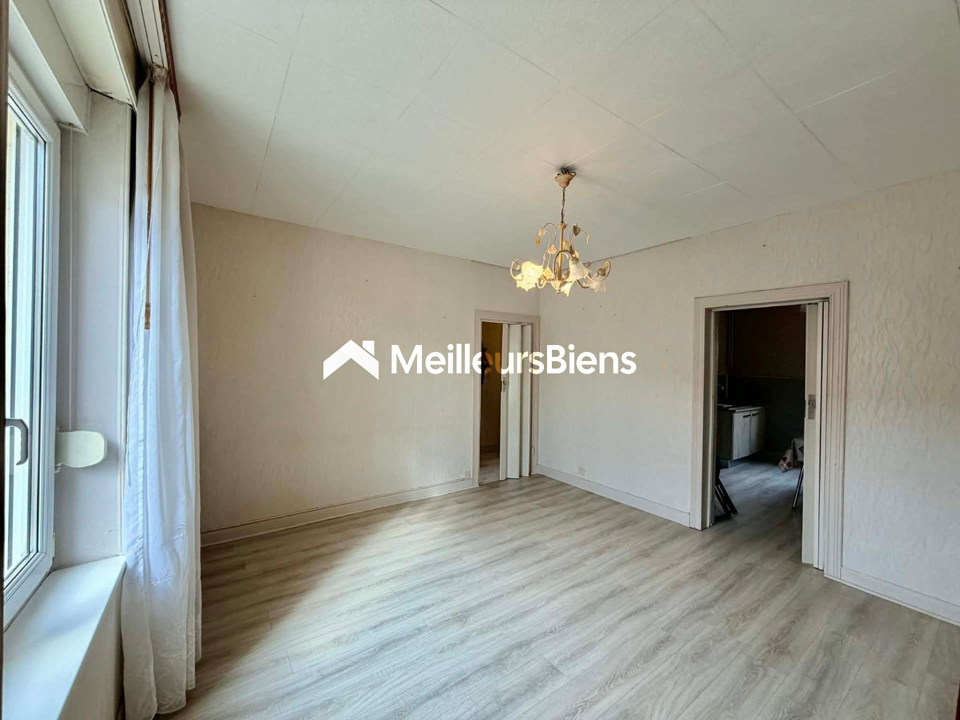 Maison ou petit immeuble mitoyen d'un côté - MAIZIERES-LES-METZ