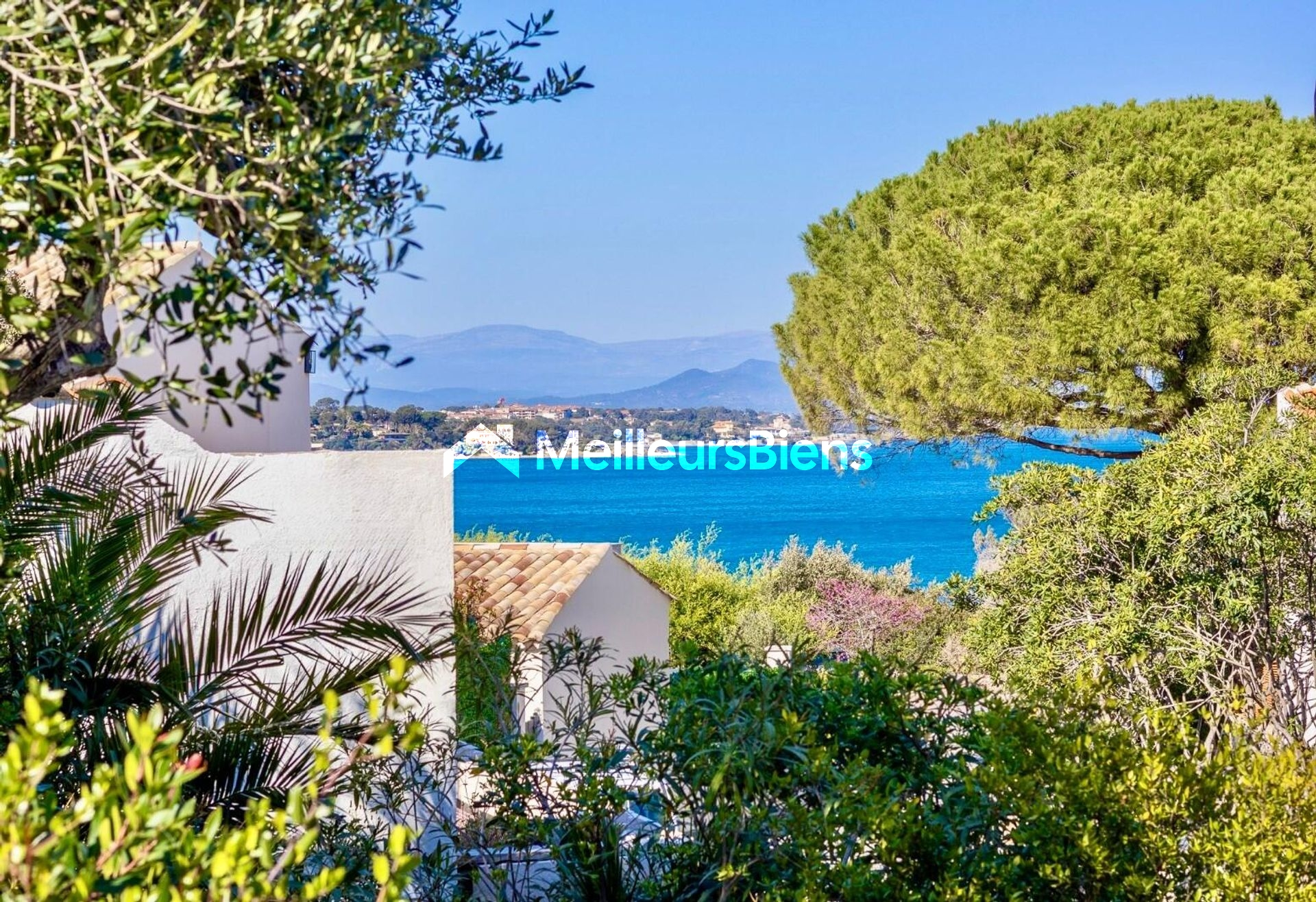 Golfe de Saint-Tropez - Les Issambres -Appartement 100m2 rez de jardin vue mer & mer à pied !