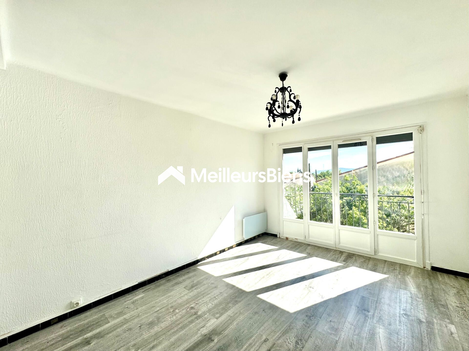 Fréjus plage dernier étage - Appartement T2 47 m2 traversant expo sejour sud avec parking vue dégagée !