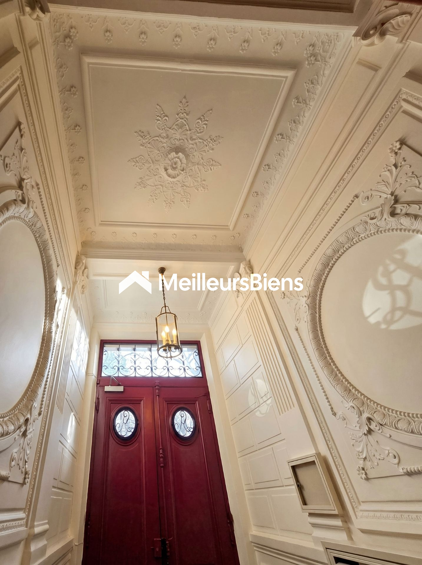 Exceptionnel Appartement F4 traversant face aux jardins du Luxembourg disposant de 3 chambres