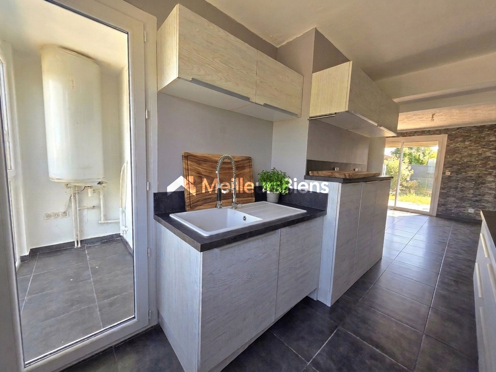 Appartement T4 rénové avec vue étang – Balcon plein sud
