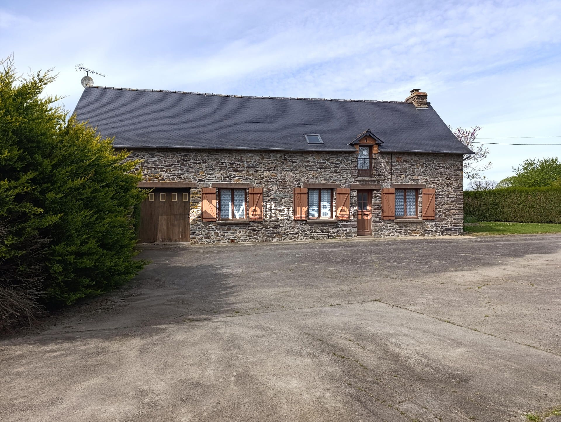 Longère 165 m² hab - 5 chambres dont 3 au RDC - Triple garage - 3380 m² terrain