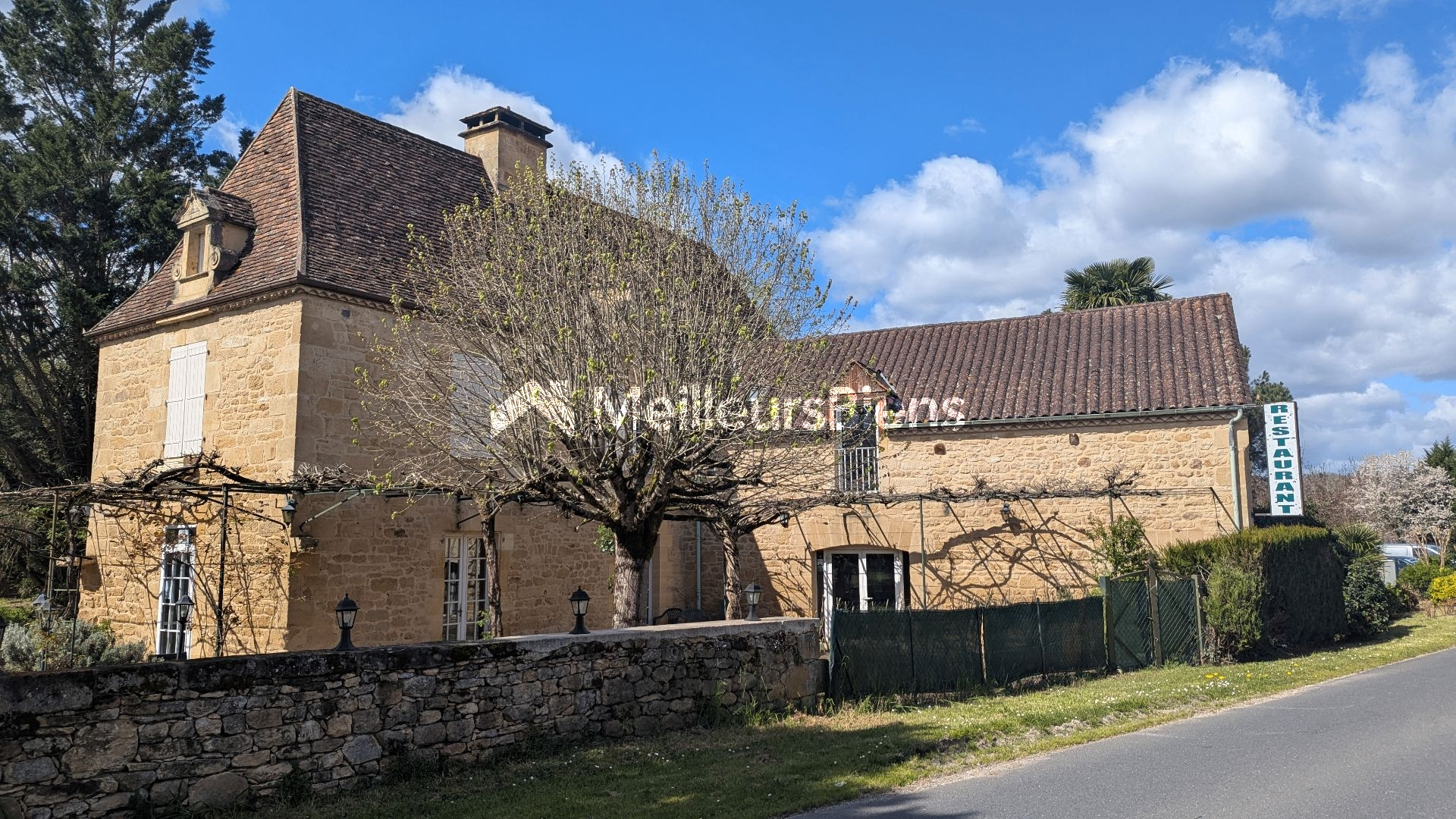 Ensemble immobilier de charme en pierre de 368m2