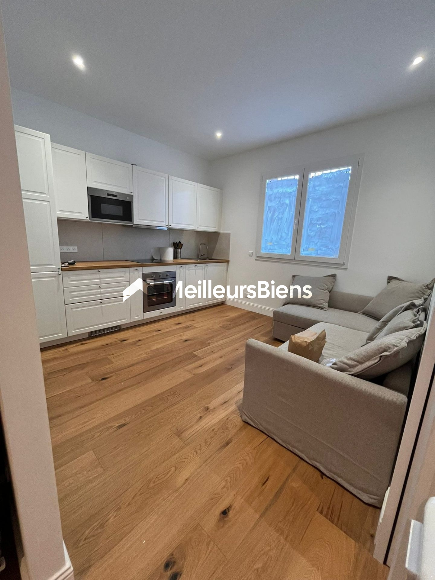 NICE EST – 2 CHAMBRES +SALON+ BUREAU – BIEN ATYPIQUE À FORT POTENTIEL