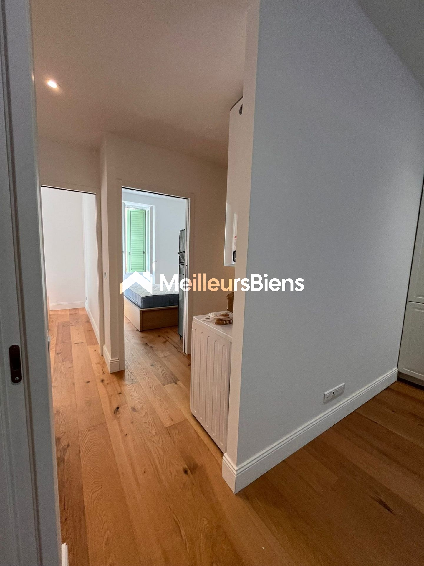 NICE EST – 2 CHAMBRES +SALON+ BUREAU – BIEN ATYPIQUE À FORT POTENTIEL