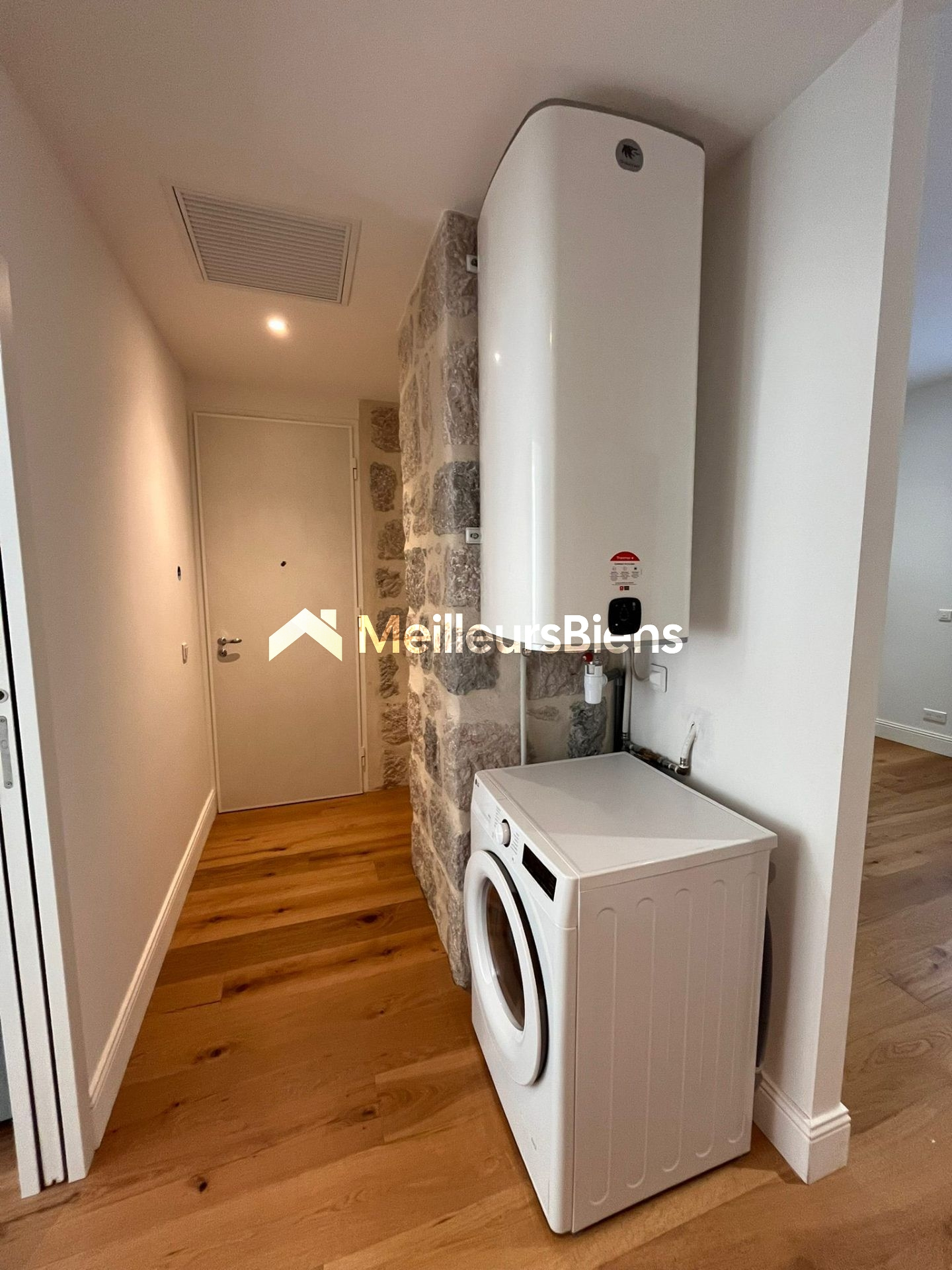 NICE EST – 2 CHAMBRES +SALON+ BUREAU – BIEN ATYPIQUE À FORT POTENTIEL