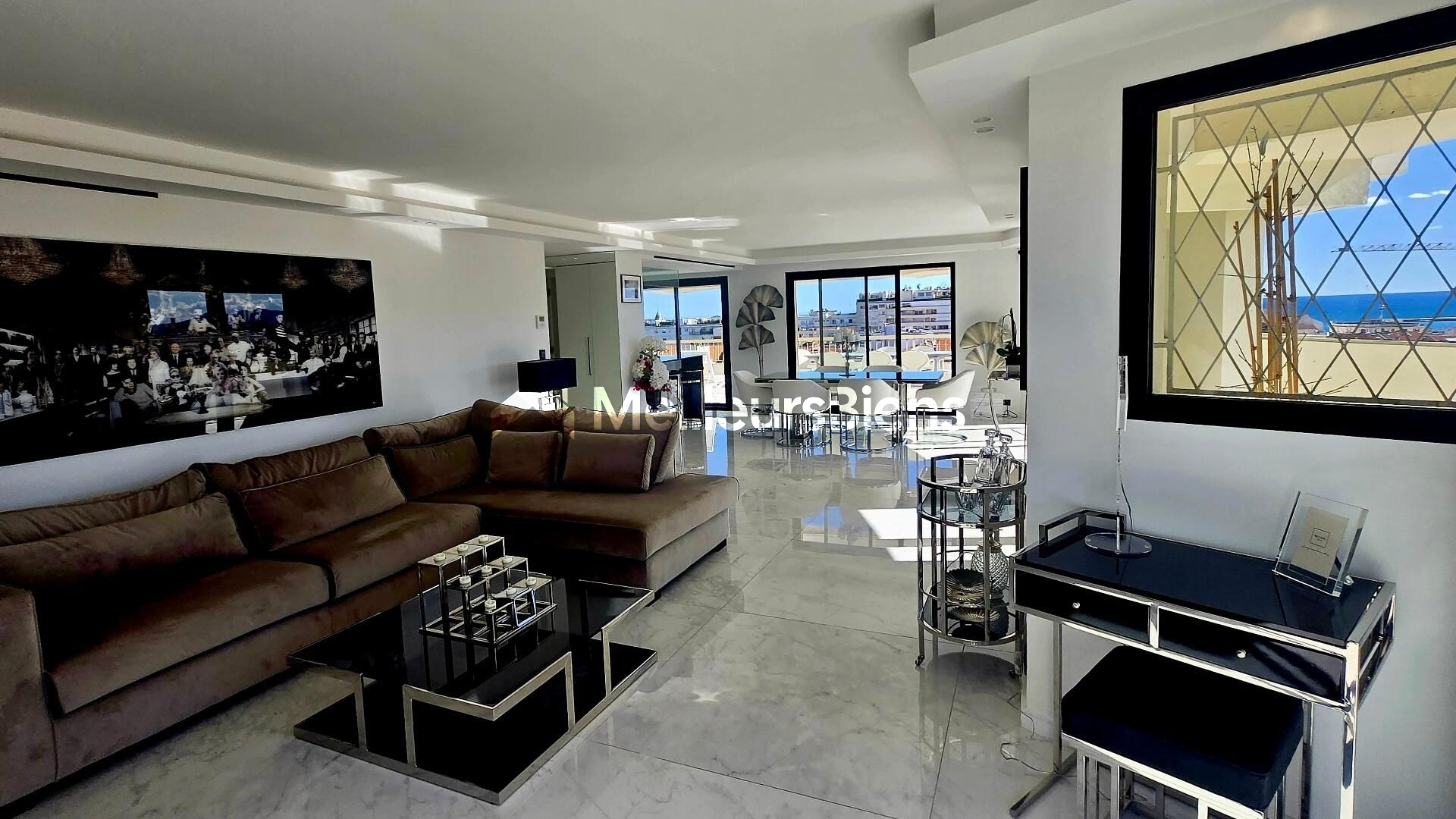 Cannes- Banane , Roof-top , 150 m² 5 pièces terrasse 180 m² et vue mer