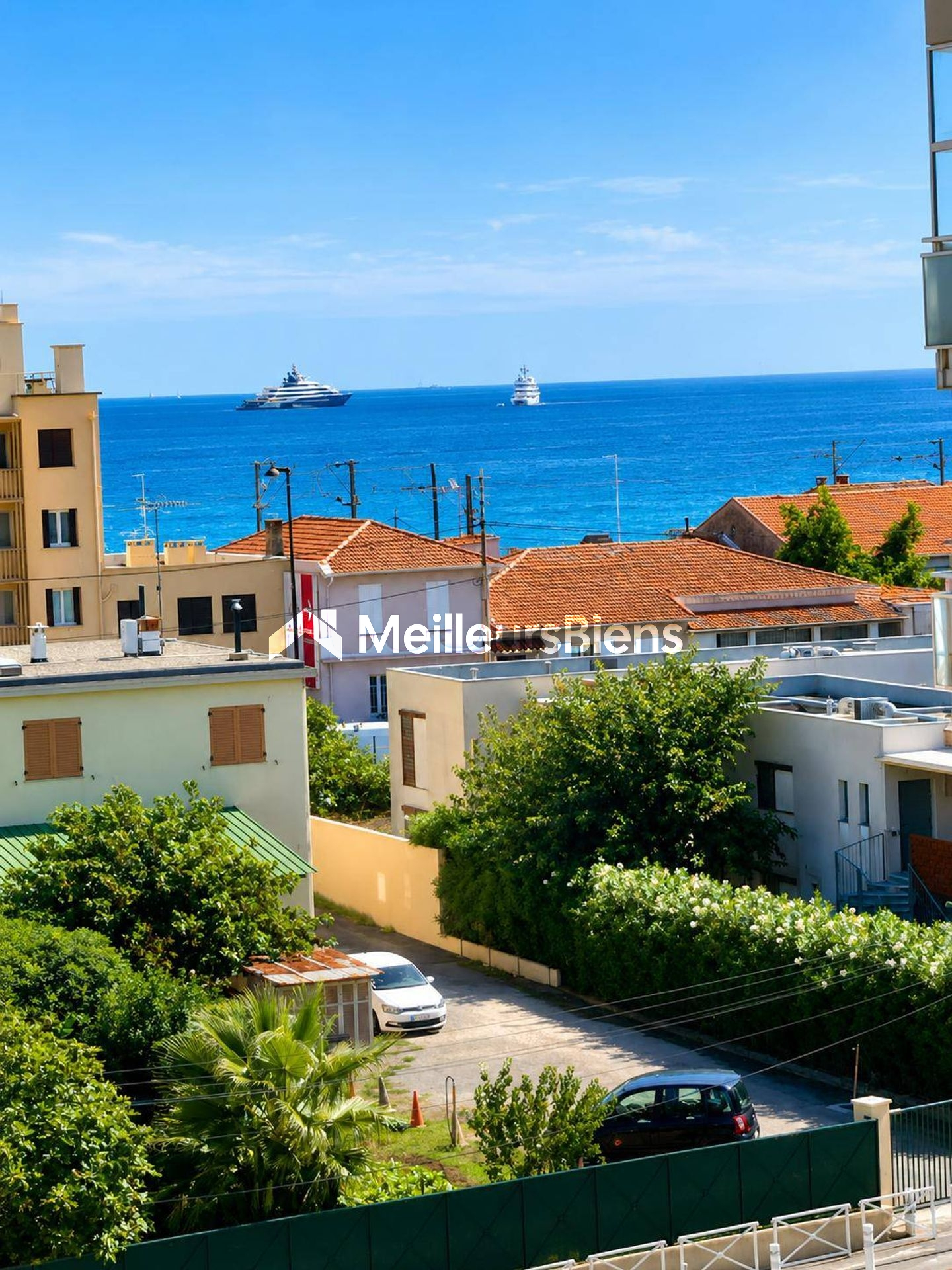T3 vue mer et montagne, plage à pieds à 100m