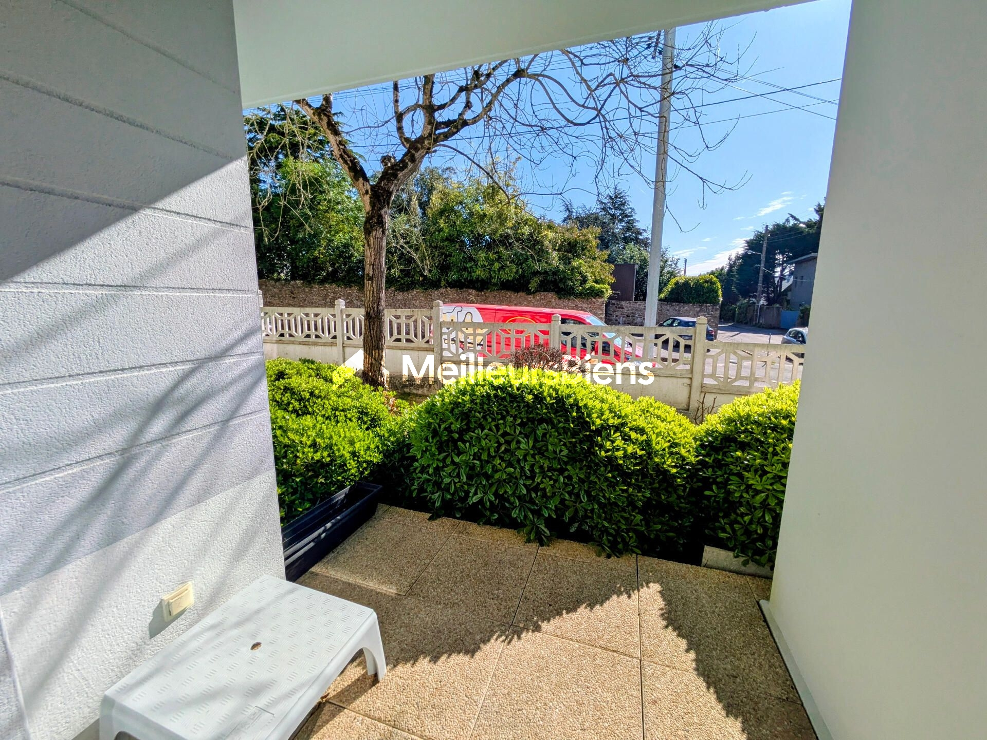 Appartement T2 de 41 m² avec terrasse proche plage VILLES MARTIN -piscine - parking