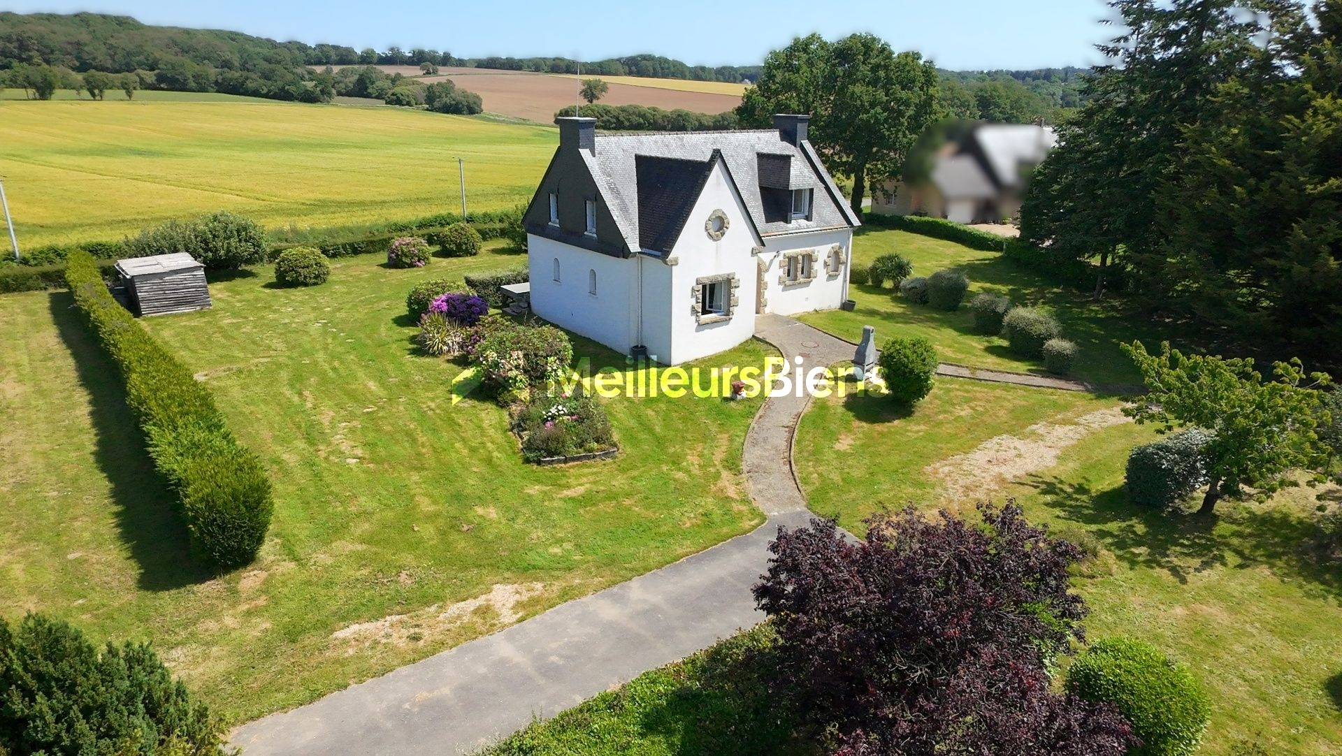 Maison familiale avec vue panoramique et terrain constructible à Monteneuf