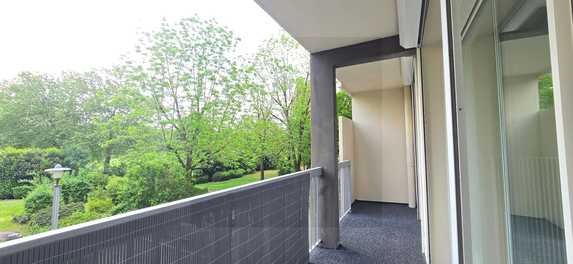 Bel appartement rénové Centre à pieds, cave, balcon et parking