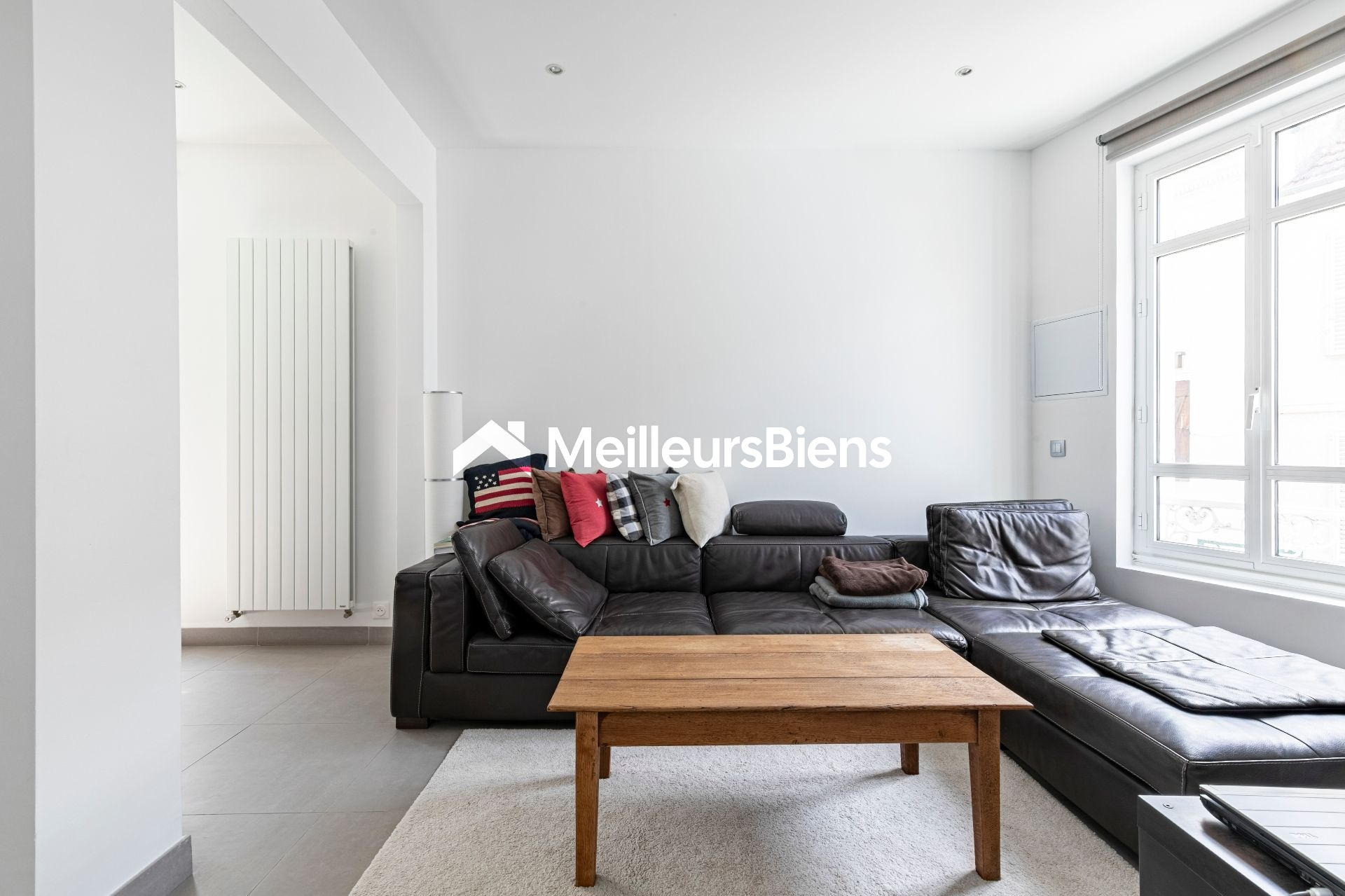 RUEIL-MALMAISON - COEUR DE VILLE - MAISON 93 M² (65 M² CARREZ) - REFAITE A NEUF - 2 CHAMBRES - SOUS-SOL - PARKING EN LOCATION -