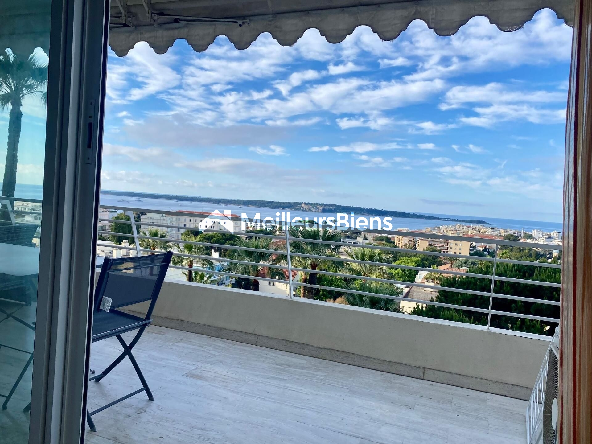 Cannes Maréchal Juin : Grand 2 pièces 53 m2 avec belle terrasse et vue mer