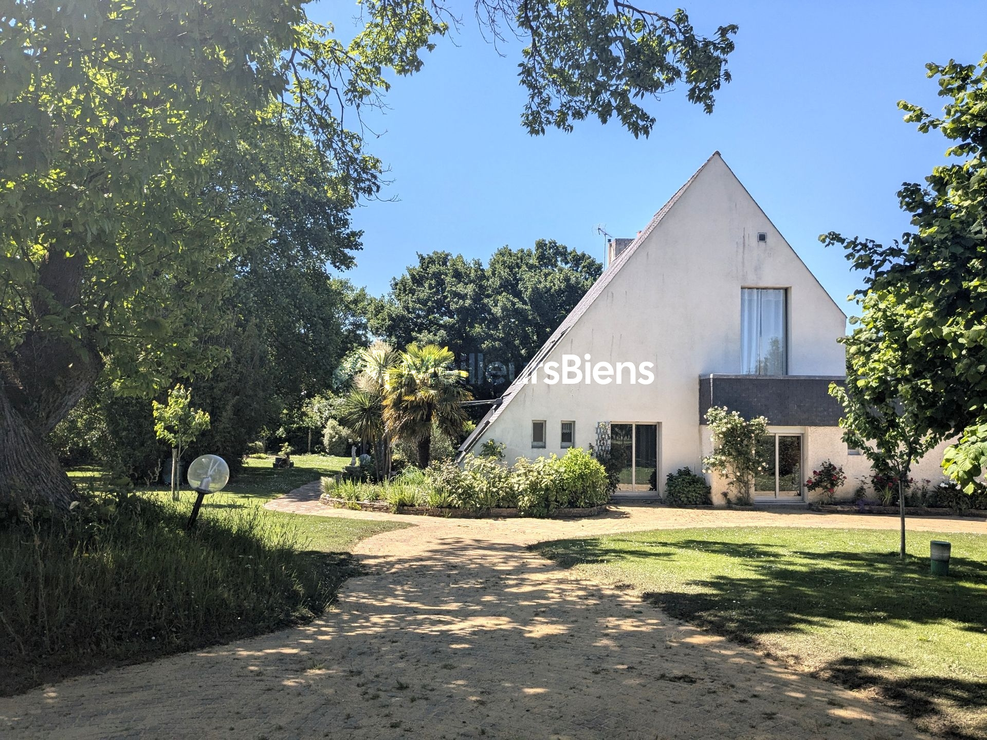 44410 HERBIGNAC -Propriété de 239 m² avec Parc Arboré – 5 min de La Roche-Bernard