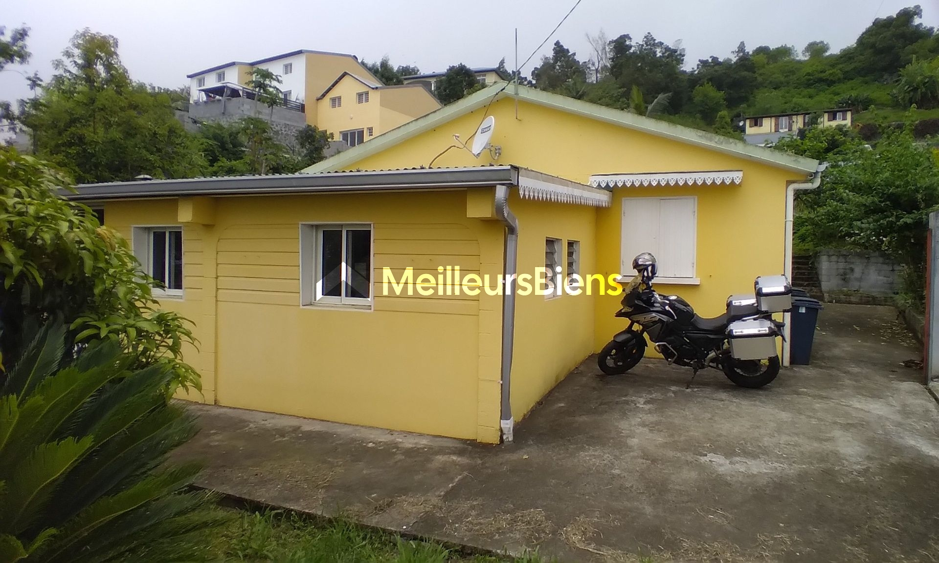 Maison F5 (120m²) sur terrain de 920 m². Cap Camélias SAINT LEU. 225 000 €