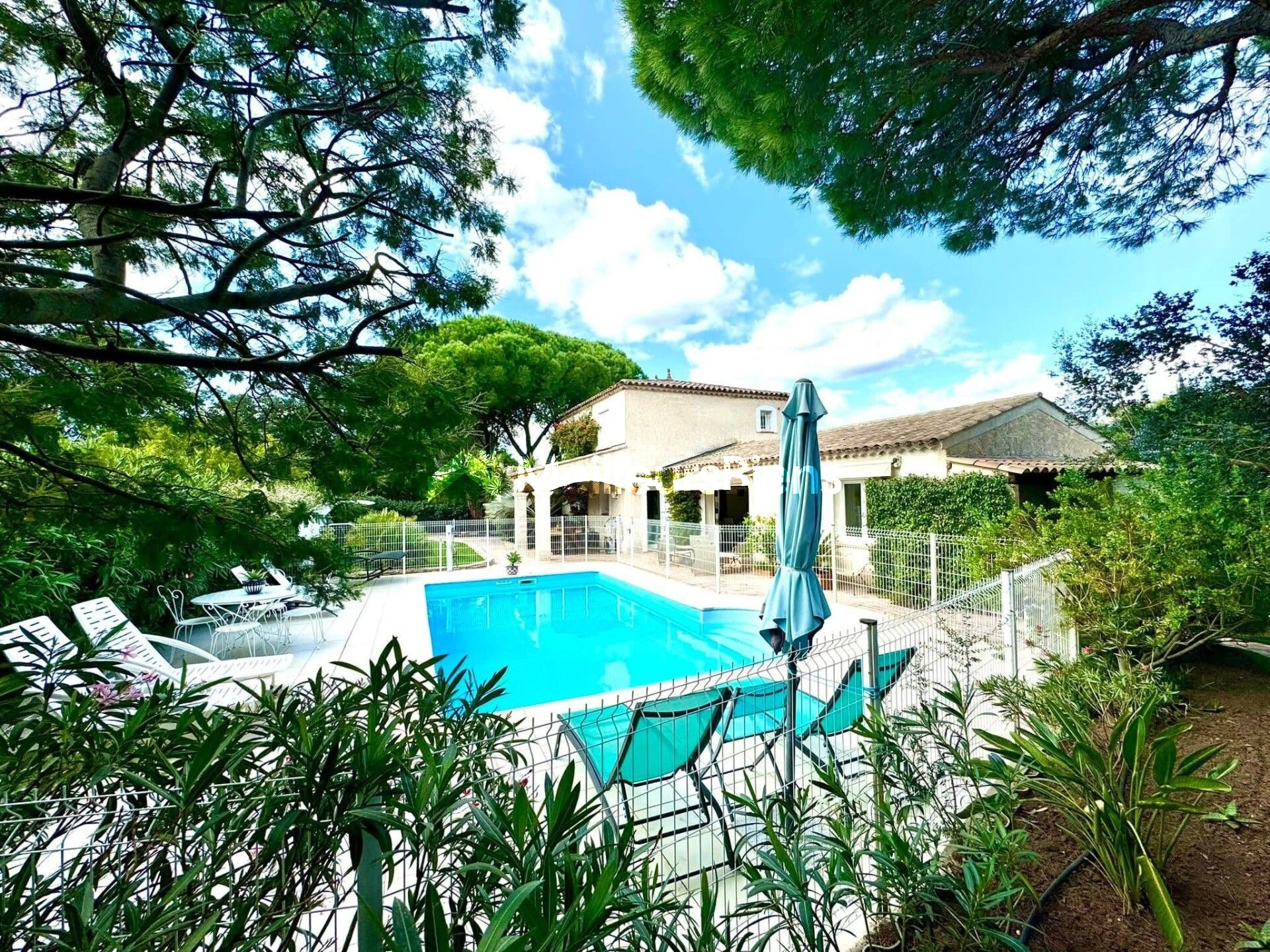 Var frejus/puget-sur-Argens - villa individuelle sur 800m2 avec piscine + garage/ annexe de25m2